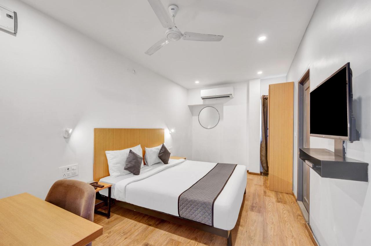 Upar Hotels Uthandi, Ecr Chennai Esterno foto